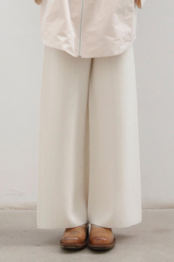 SWAYING/KNIT Seamless wool dark crease trousers SW22AW3B14 White